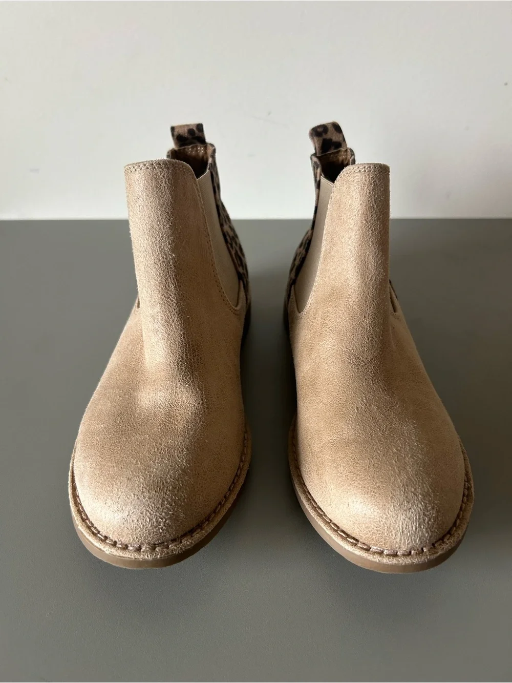 Women’s Leopard Animal Print Chelsea Boots Beige Suede Seven Dials Booties 6M